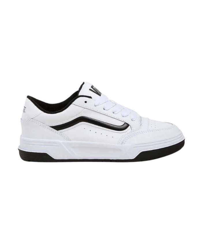 sneakers-en-cuir-avec-details-contrastes