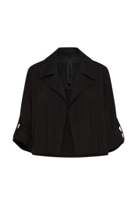 black-jacket-with-three-quarter-sleeves