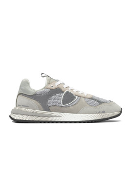 sneakers-gris-elegant-moderne-slip-on