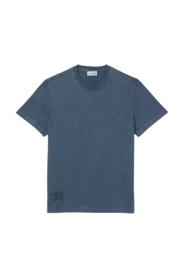 minimalist-classic-t-shirt-with-crocodile-logo