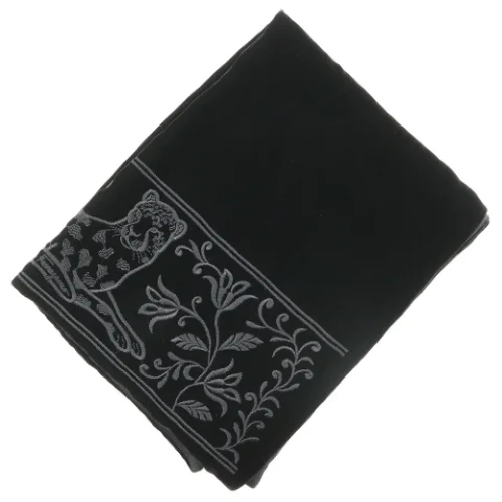 Salvatore Ferragamo Pre-owned Silk scarves Black Dames