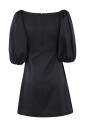 robe-a-crampon-des-manches-de-volume