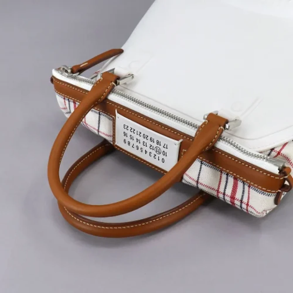 Maison Margiela Pre-owned Leather shoulder-bags White Dames
