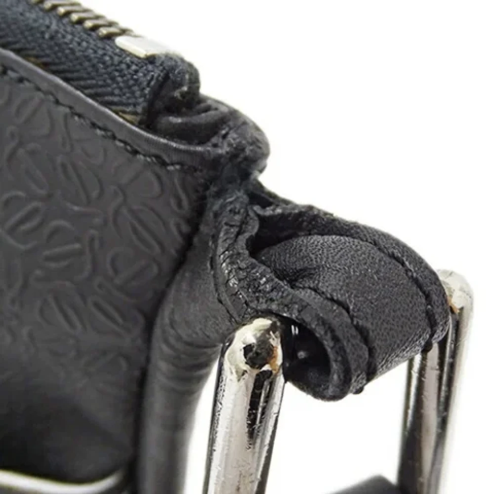 Loewe Pre-owned Canvas shoulder-bags Black Dames