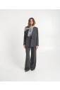 veste-noire-classique-avec-texture-subtile