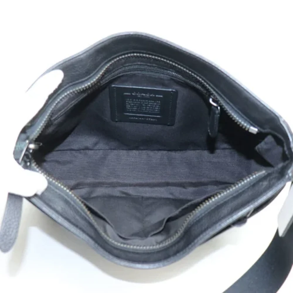 Coach Pre-owned Canvas shoulder-bags Black Dames