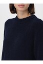 pull-noir-en-alpaga-a-col-rond