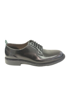 flat-shoes-stylish-model