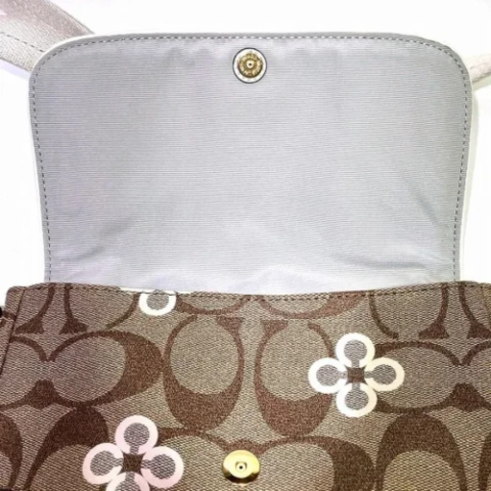 Coach Pre-owned Coated canvas shoulder-bags Green Dames