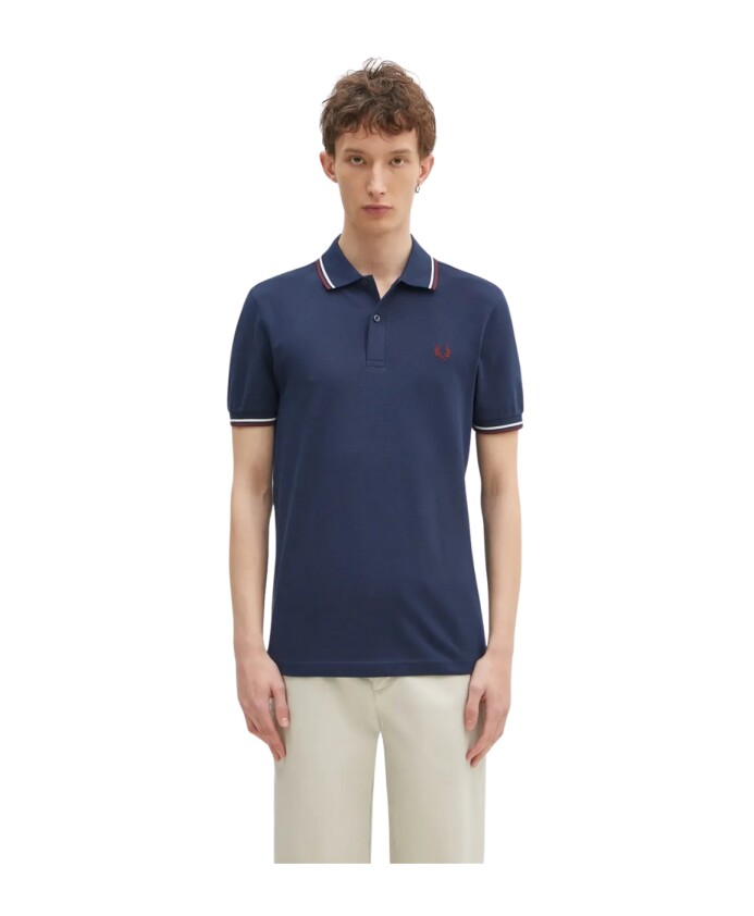 polo-classique-avec-logo-bleu