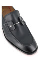 mocassins-en-cuir-noir-avec-epingle-argentee