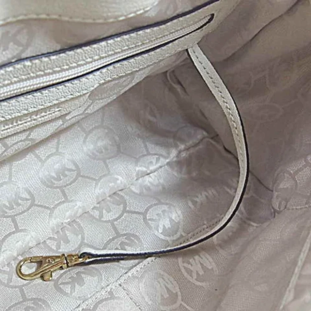 Michael Kors Pre-owned Fabric handbags Beige Dames