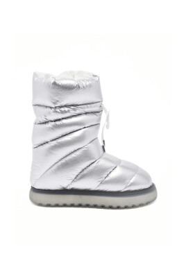 bottes-neige-argent-style-moderne-elegant
