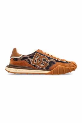baskets-athletiques-en-tissu