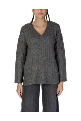 grey-acrylic-sweater-fall-winter-collection