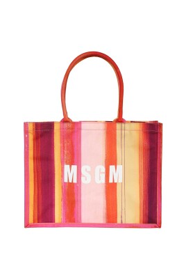 sac-a-main-chic-avec-detail-logo