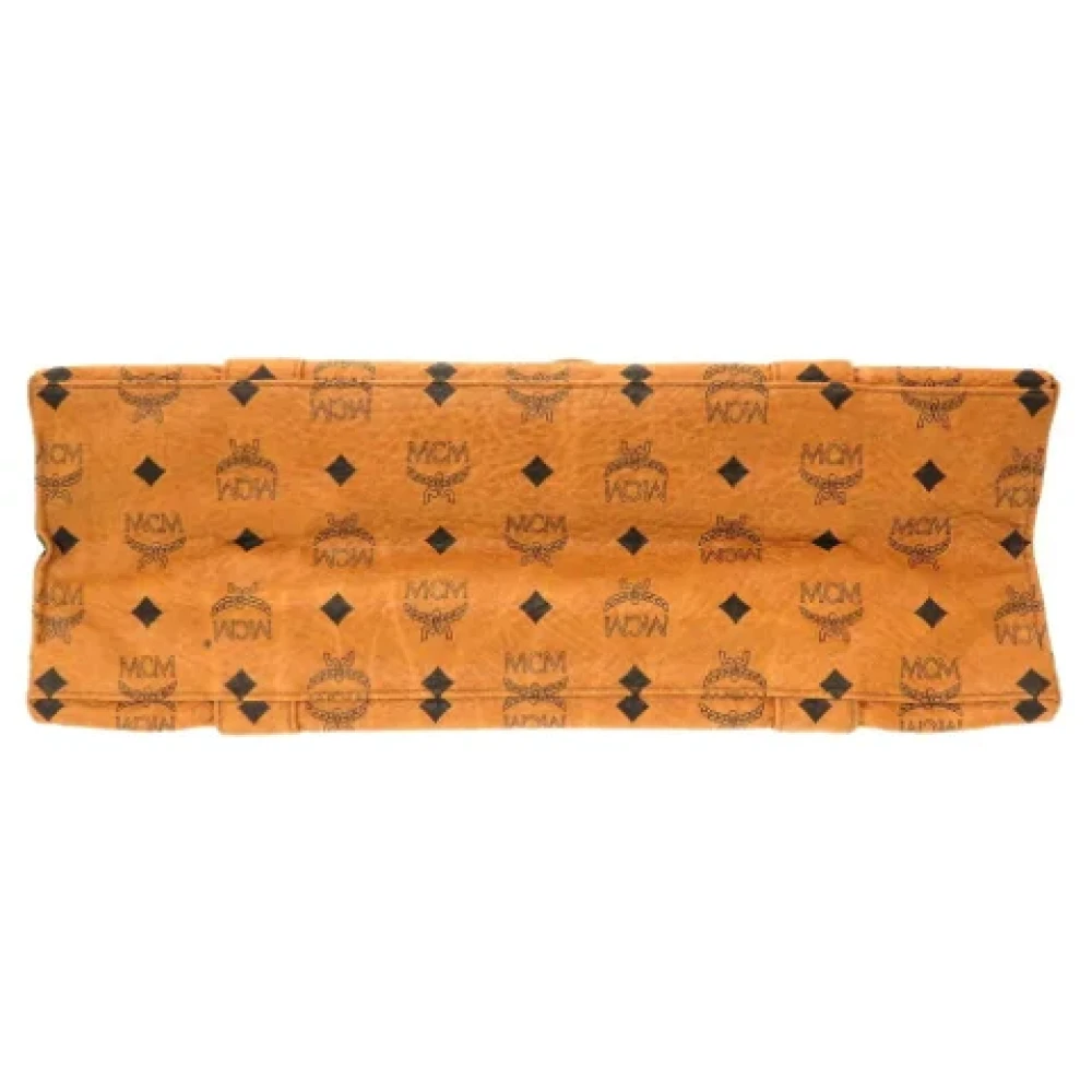 MCM Pre-owned Canvas totes Brown Dames