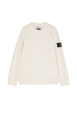 white-knitted-crew-neck-sweater