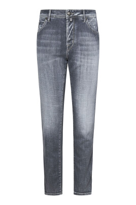 jean-slim-noir-ss25
