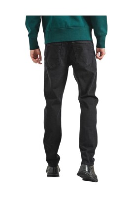 slim-tapered-jeans