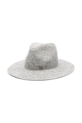 grey-hats-for-a-stylish-look