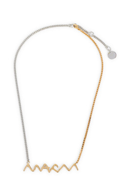 elegant-gold-necklace-with-pendant