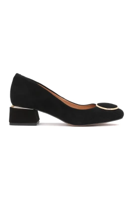 Svart Mocka Modernt Klack Pumps.Denna produkt är liten i storleken.