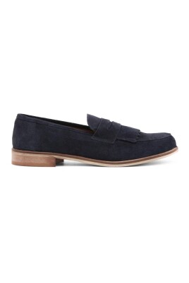 fringed-loafers-for-versatile-style