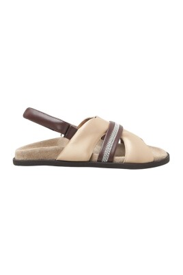akta-lader-fotbadd-sandaler
