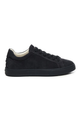 black-sneakers-with-logo-print