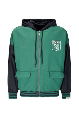 sweat-a-capuche-vert-veste