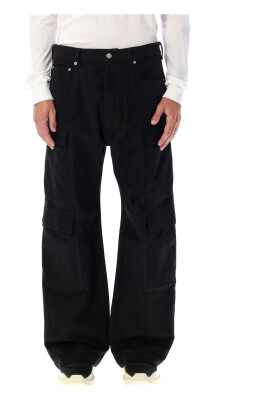 black-cargo-jeans-aw25-stylish-utility