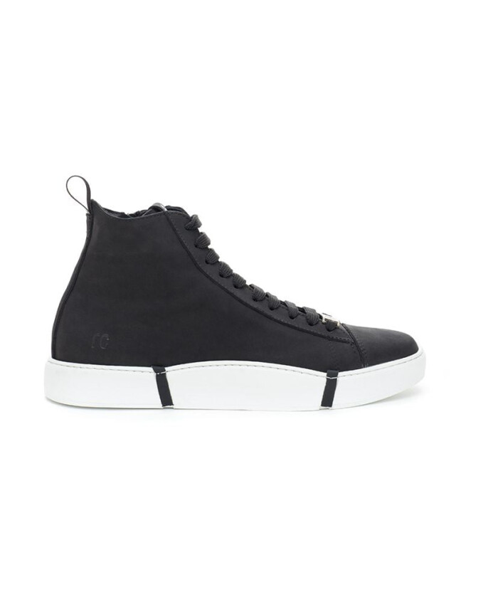 elegantes-baskets-en-daim-chic-noir