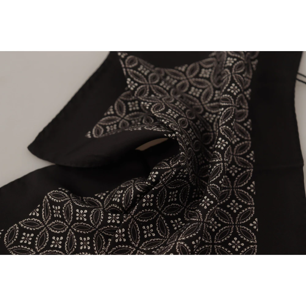 Dolce & Gabbana Zwart Patroon DG Bedrukte Zakdoek Sjaal Black Dames