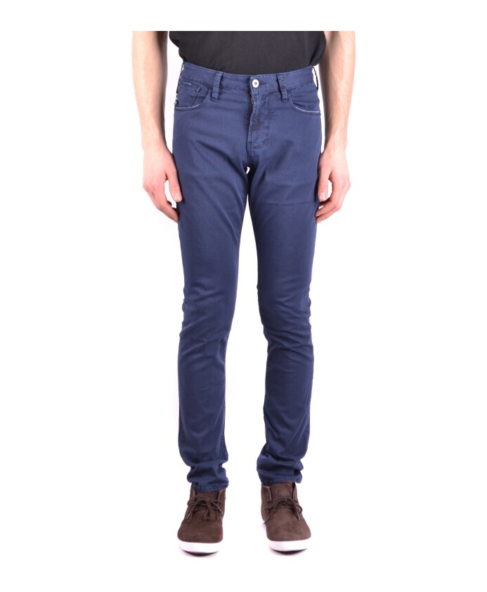 jeans-en-denim-classiques-pour-un-usage-quotidien