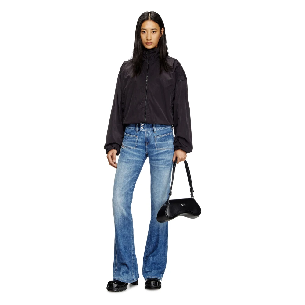Diesel Flared jeans met achterlogo-patch Blue Dames