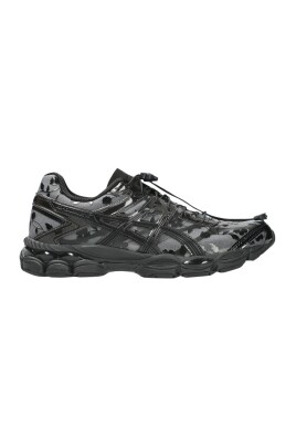 sneakers-avec-finition-en-mesh-et-metallique