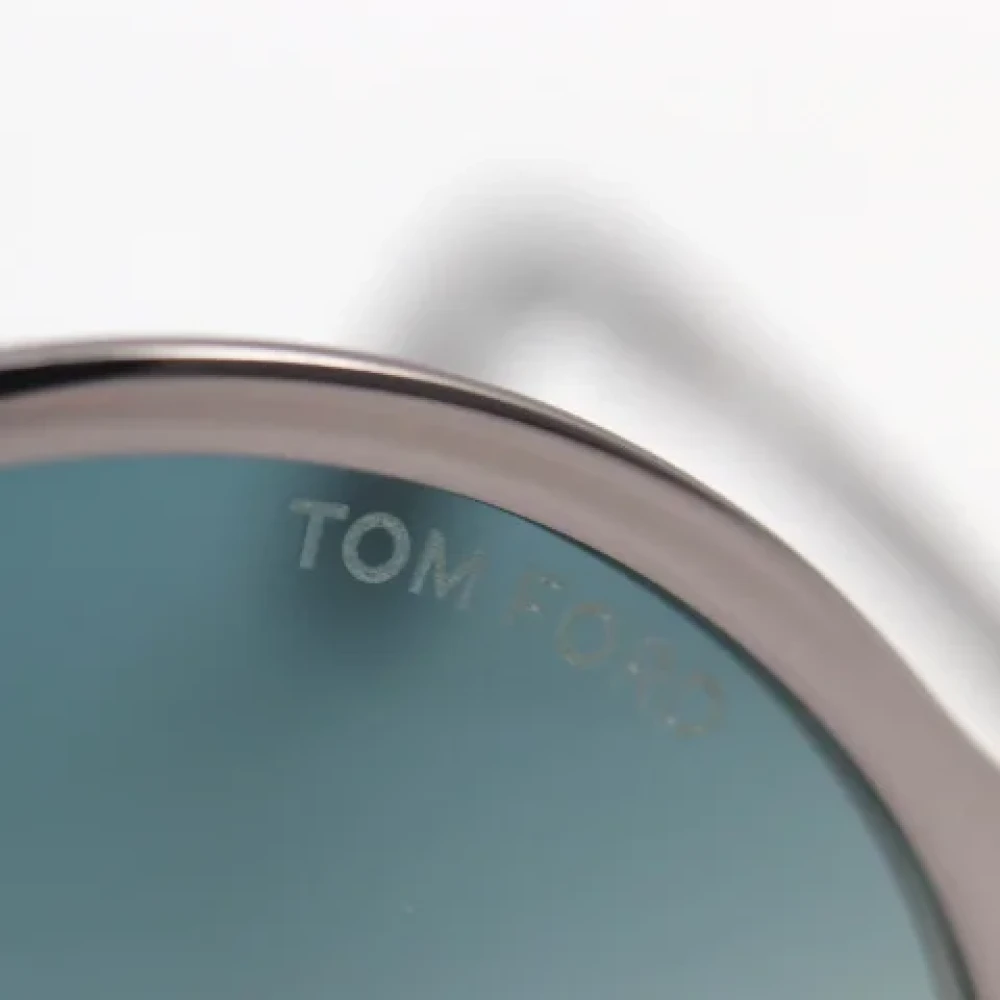 Tom Ford Pre-owned Plastic sunglasses Gray Dames