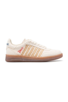 sneakers-a-motif-brode-lacets