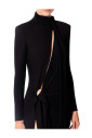elegante-robe-de-soiree-avec-ornements-de-bijoux