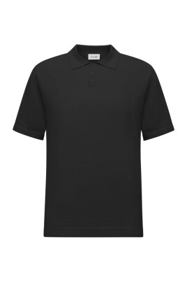 short-sleeved-polo-shirt