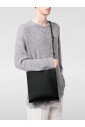 sac-a-bandouliere-noir-design-minimaliste