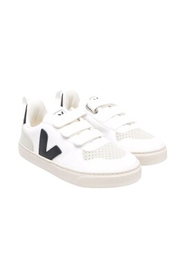 v-10-sneakers