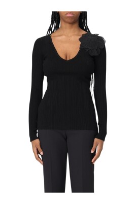 pull-noir-col-v-avec-appliques-floraux