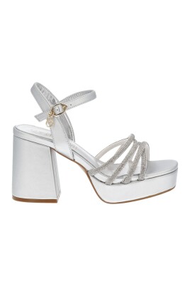 silver-high-heel-sandals-elevate-style