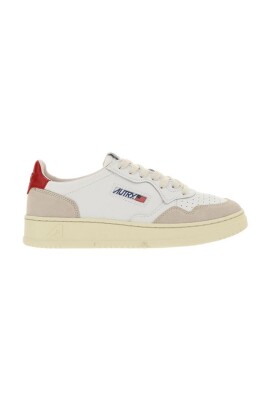 baskets-en-cuir-perfore