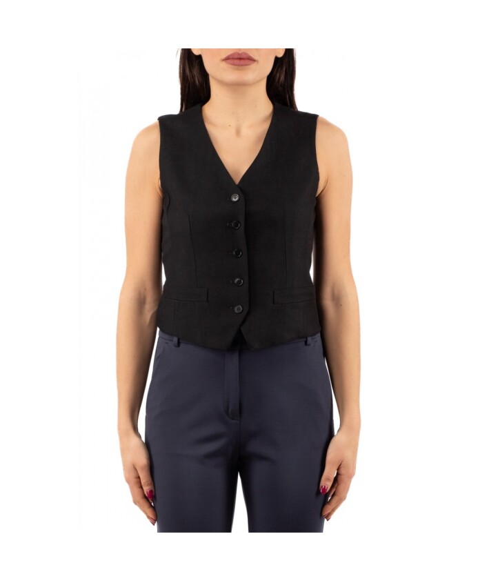 stylish-vest-for-weekend-outings