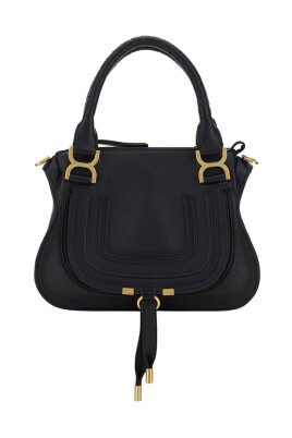 sac-en-cuir-avec-detail-de-pompon