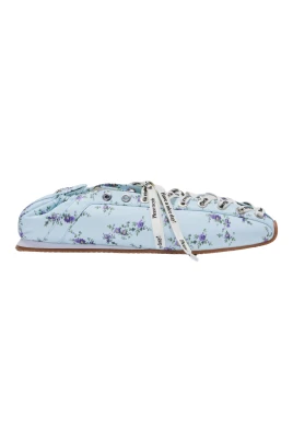Ballerinas med snörning