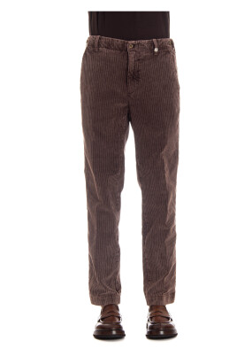 brown-chino-trousers-with-craftsmanship